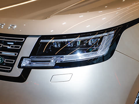 2026�� 3.0 L6 400PS AB�����