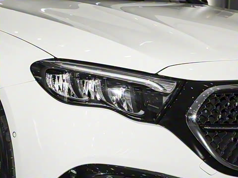 2025�� �Ŀ� E 260 �˶���