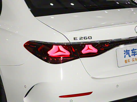 2025�� �Ŀ� E 260 �˶���