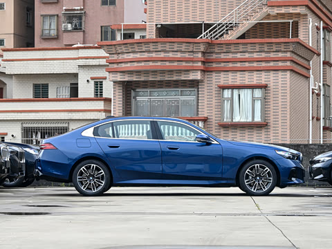 2026�� �Ŀ� 530Li ������ M�˶���װ