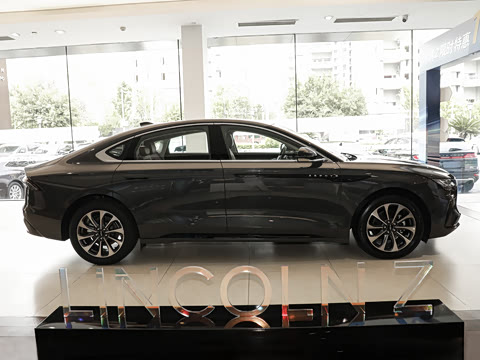 2025�� 2.0T ���а�
