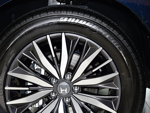 2026�� 240TURBO ����������