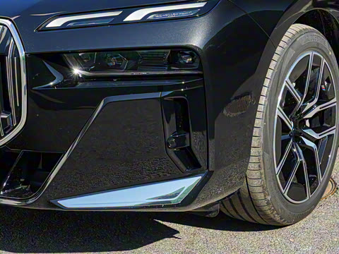 2026�� 735Li M�˶���װ