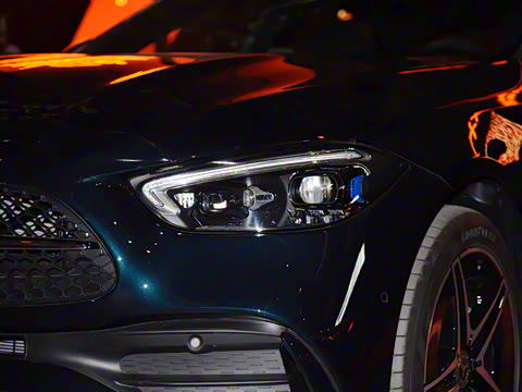 2026�� C 260 L �ҹ�˶���