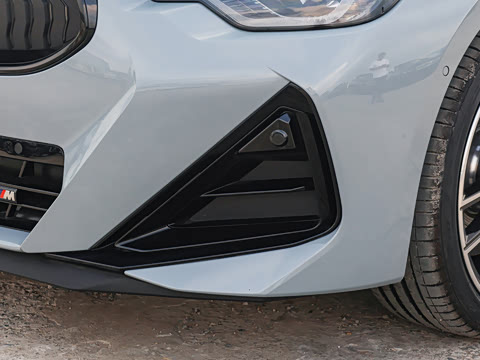 2025�� M240i xDrive