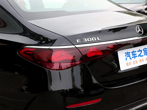 2026�� �Ŀ� E 300 L �����˶���