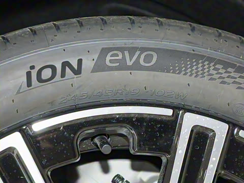 2026�� �ȷ�quattro��