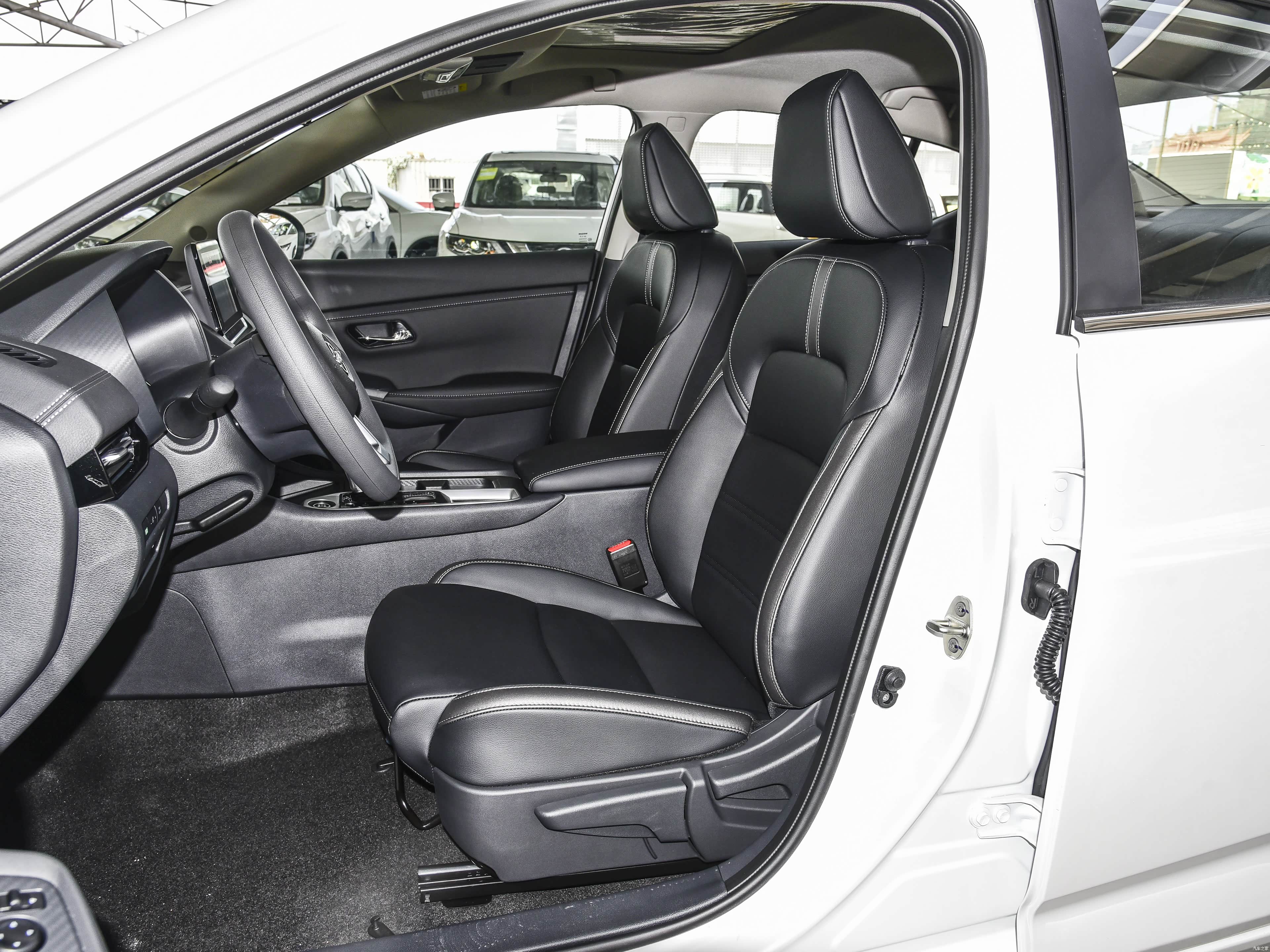Nissan SYLPHY, миниатюра 22