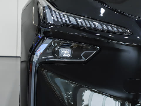 2026�� ���� 565 Plus