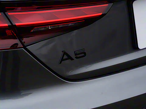 2025�� Sportback ��ذ� 40 TFSI quattro ����������