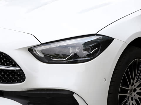 2026�� �Ŀ� C 260 L �˶������