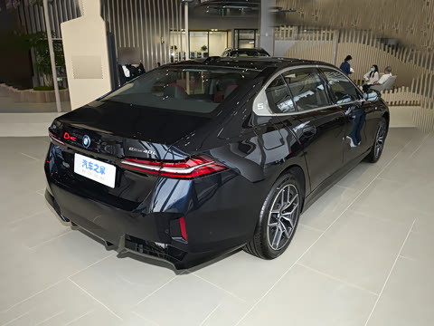 2026�� eDrive 40L M�˶���װ