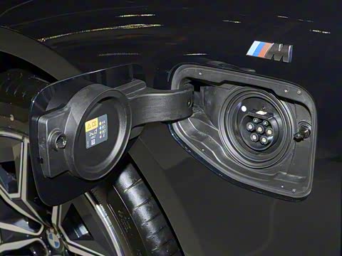 2026�� eDrive 40L M�˶���װ