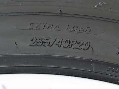 2025�� 45 TFSI quattro ������