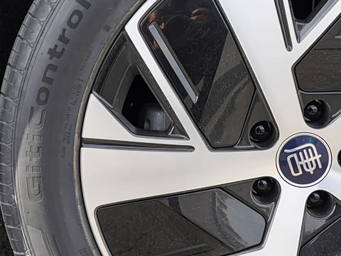 2025�� DM 215KM�����״��콢��