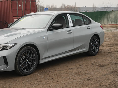 2026�� 330Li M�˶���ҹ��װ