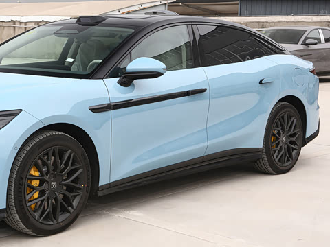 2025�� EV 701KM�����״��콢��