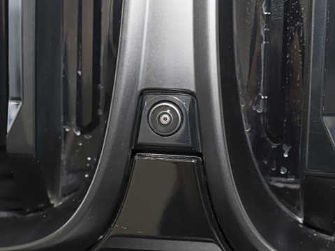 2026�� �Ŀ� xDrive 40Li M�˶���ҹ��װ