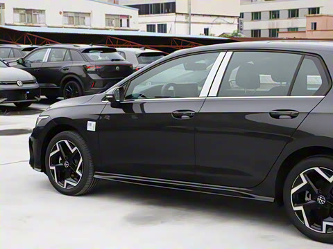 2025�� �Ŀ�� 300TSI R-Line