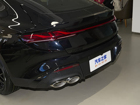 2026�� 2.0T Trophy+ �����˶���