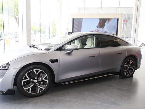 2025�� 705km Max