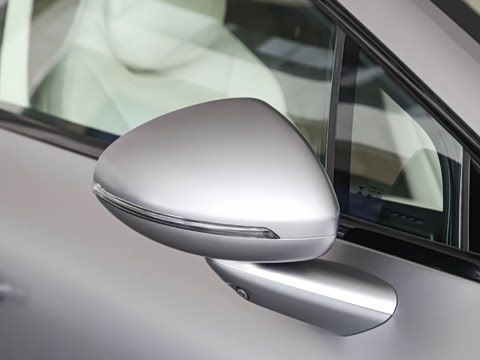 2025�� 705km Max