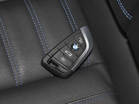 2026�� M240i xDrive