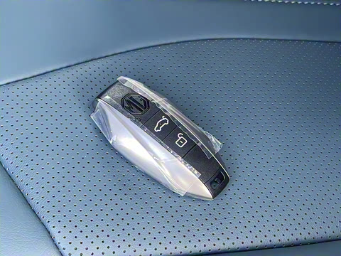 2026�� 2.0T Trophy+ �����˶���