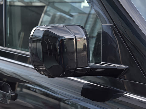 2026�� 110 3.0T P400 X-Dynamic SE