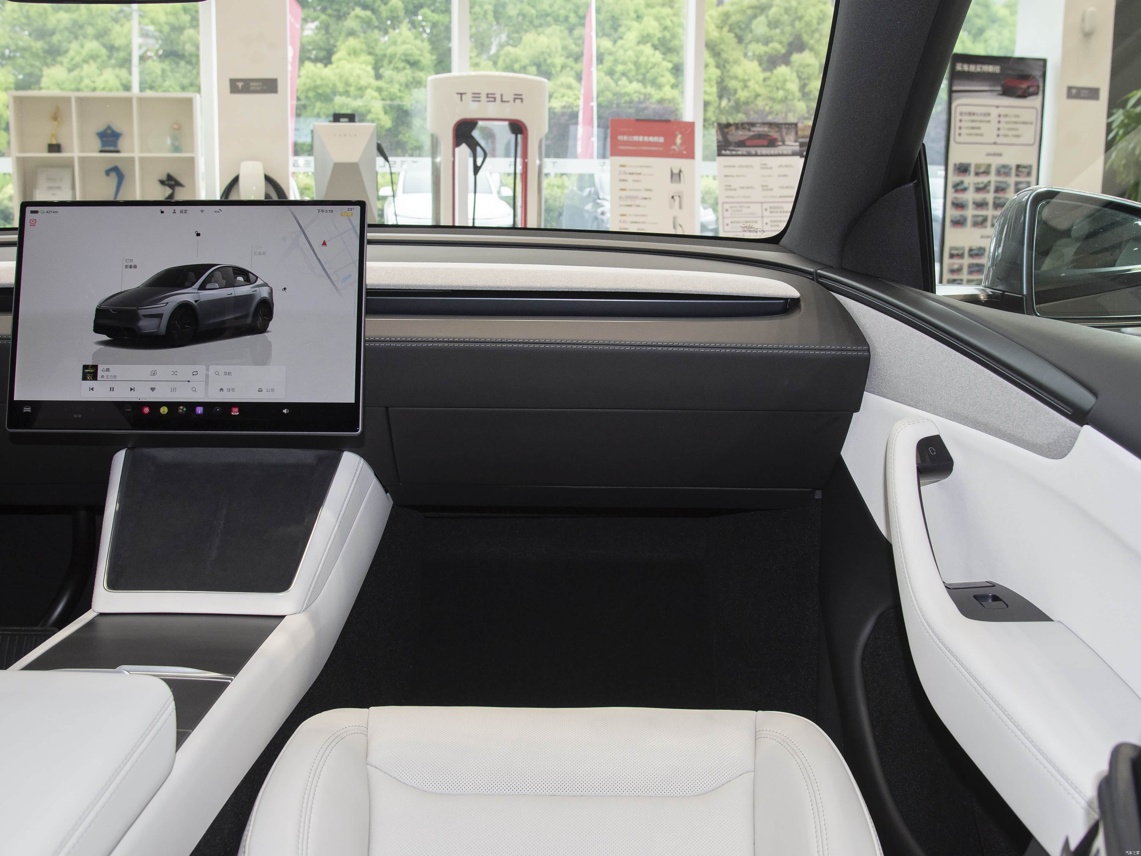 Tesla Model Y, миниатюра 14