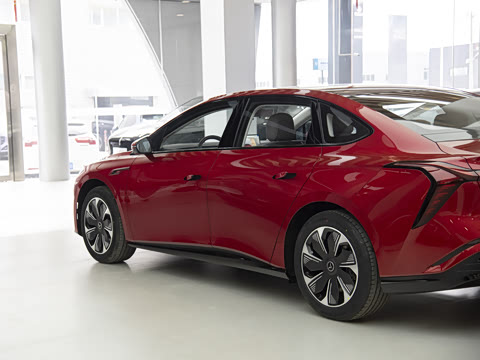 2025�� 750��