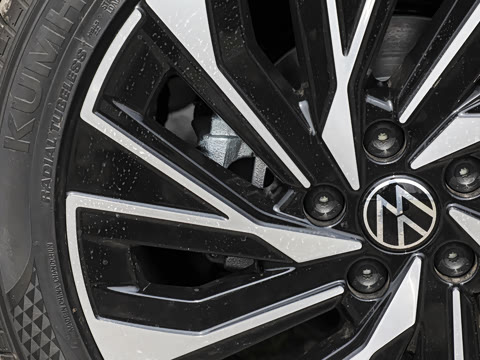 2026�� L 300TSI DSG ������