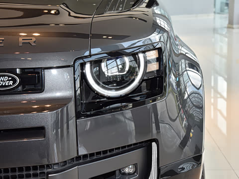 2026�� 110 3.0T P400 X-Dynamic HSE