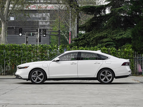 2025�� 2.0L e:PHEV ����