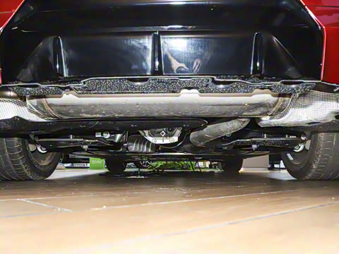 2025�� 225i M�˶���ҹ��װ