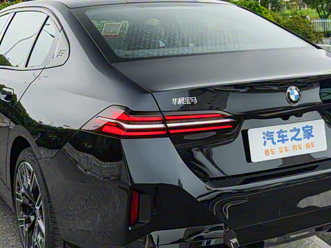 2026�� 530Li ������ M�˶���װ