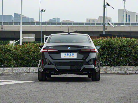 2026�� 530Li ������ M�˶���װ