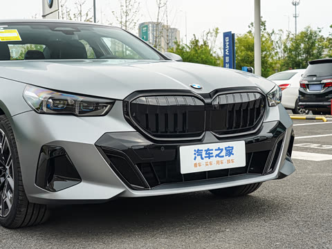 2026�� 530Li ������ M�˶���װ