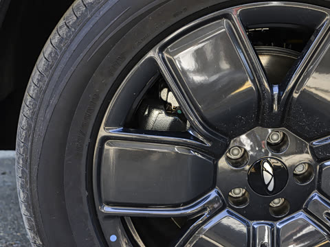 2025�� 215Զ�а�