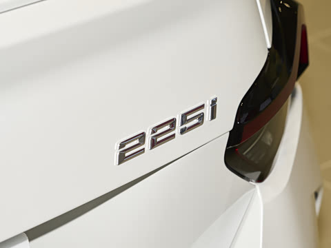 2026�� 225i M�˶���ҹ��װ