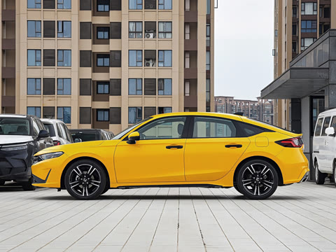 2025�� HATCHBACK 240TURBO �ֶ��ھ���