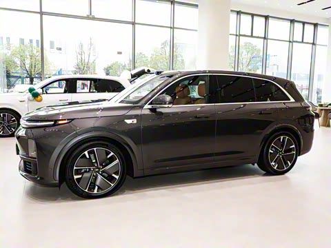 2025�� Ultra ���ܻ��°�