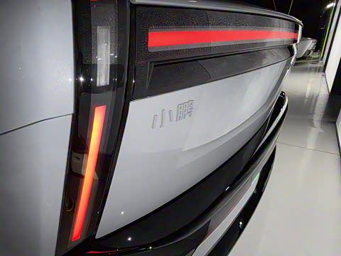 2025�� 750 ���������� Ultra