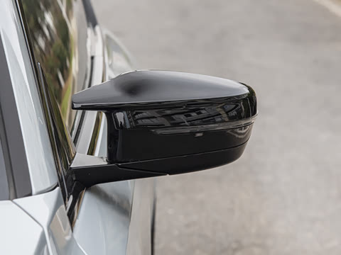 2026�� M240i xDrive