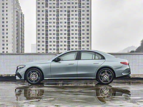 2026�� E 300 ʱ�����˶���