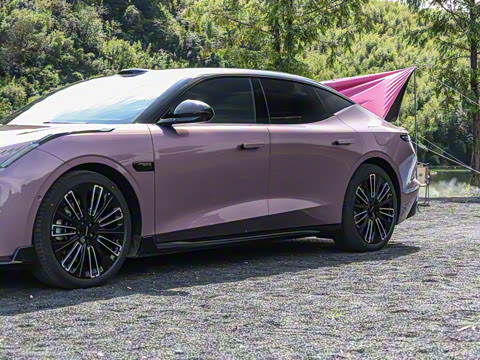 2025�� 240����Ultra