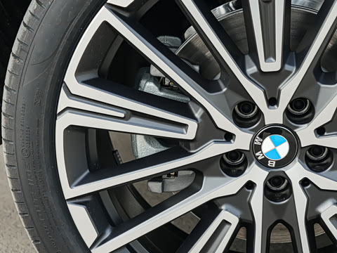 2025�� xDrive25Li M�˶���ҹ��װ