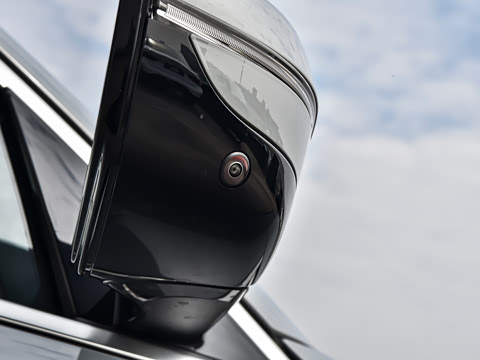 2026�� 325Li M�˶���װ