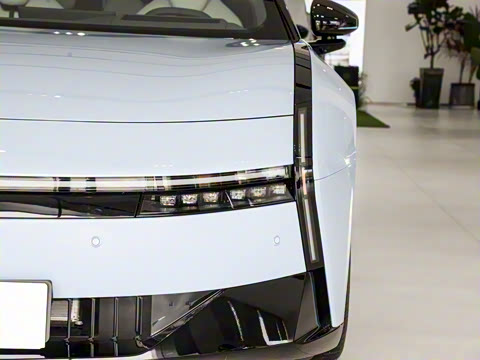 2025�� 702 ������ Ultra