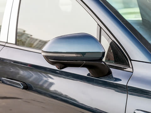 2027�� 2.0T ˫������������